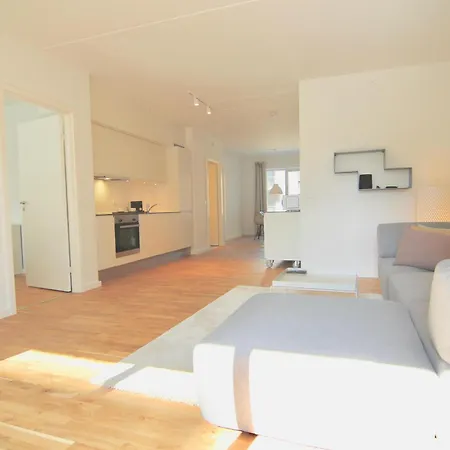 Fantastic 2-bed W Balcony In Orestaden Апартаменты *